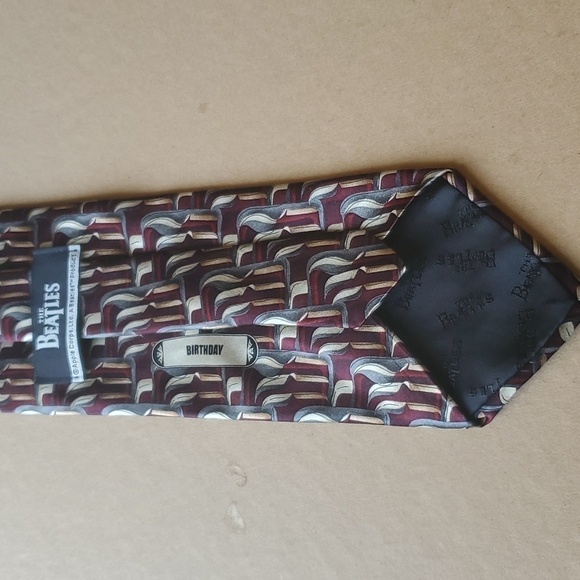 Beatles Birthday silk tie Apple Corp Llc. Maroon & Gray one size - Picture 5 of 8